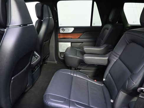 Used 2024 Lincoln Navigator Reserve AWD/4WD image 21