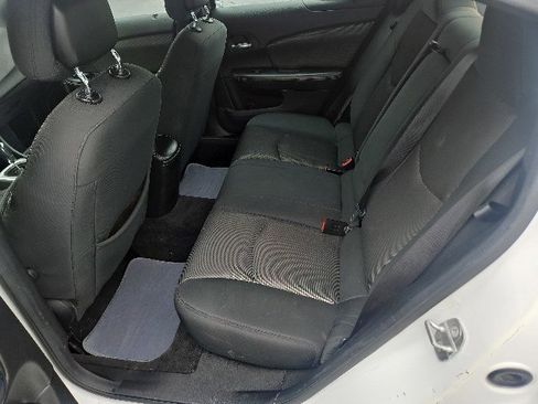Used 2014 Dodge Avenger SE w/ Blacktop Package FWD image 7