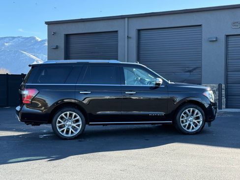Used 2019 Ford Expedition Platinum image 3