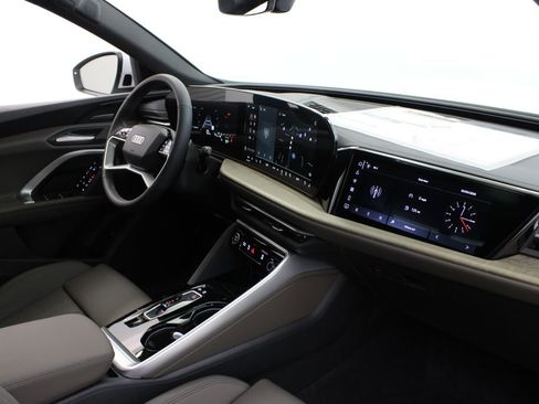 New 2025 Audi Q5 Prestige image 25