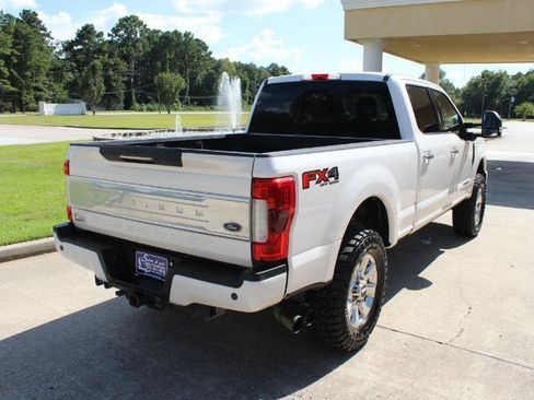 Used 2018 Ford F250 Platinum w/ Platinum Ultimate Package AWD/4WD image 16