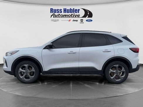 Used 2025 Ford Escape ST-Line w/ Tech Pack #1 AWD/4WD image 2