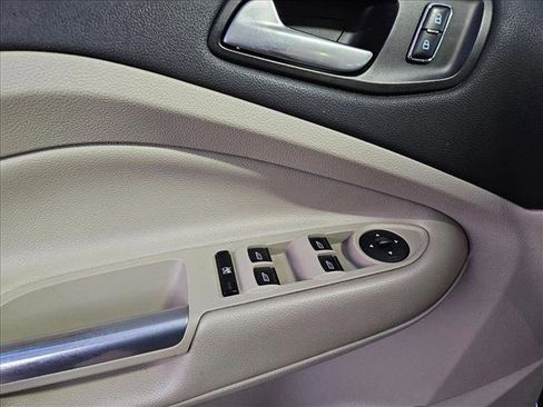 Used 2015 Ford Escape SE image 8