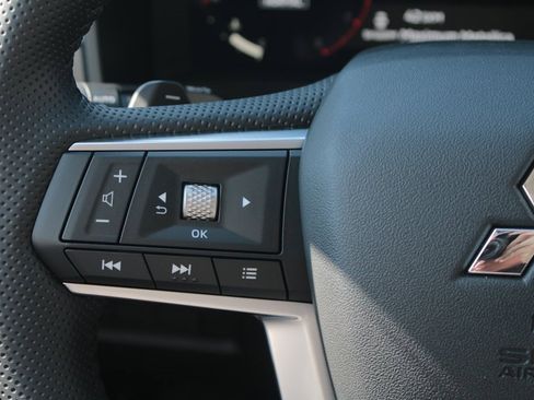 New 2025 Mitsubishi Outlander SE image 16