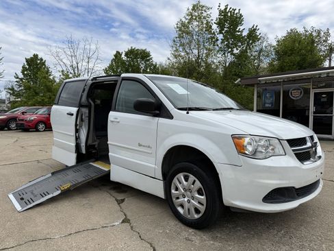 Used 2017 Dodge Grand Caravan SE w/ Power Window Group FWD image 1