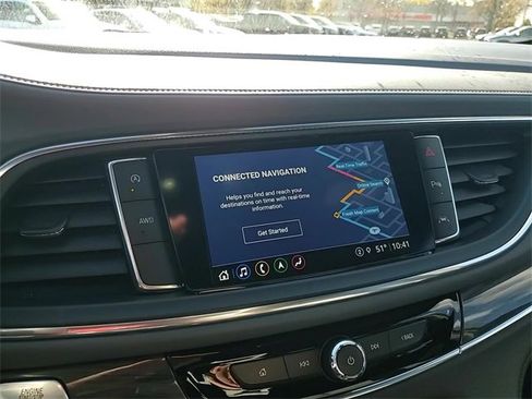 Used 2024 Buick Enclave Premium image 17