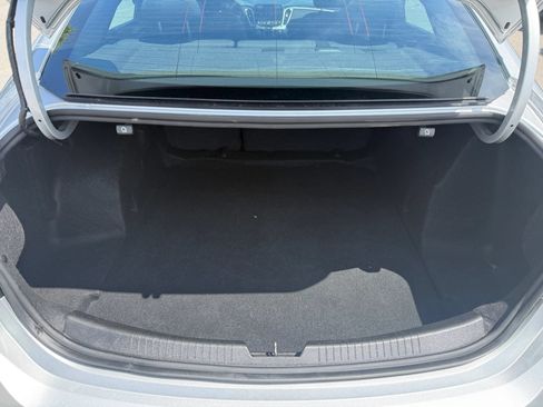 Used 2022 Chevrolet Malibu LT FWD image 11