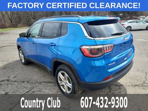 Used 2024 Jeep Compass Latitude w/ Convenience Group AWD/4WD image 6