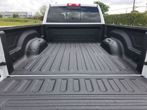 Used 2020 RAM 1500 Classic SLT AWD/4WD image 13