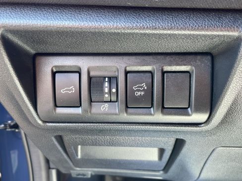 Used 2025 Subaru Outback Premium AWD/4WD image 13