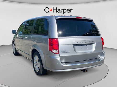 Used 2019 Dodge Grand Caravan SE w/ UConnect Hands-Free Group FWD image 5