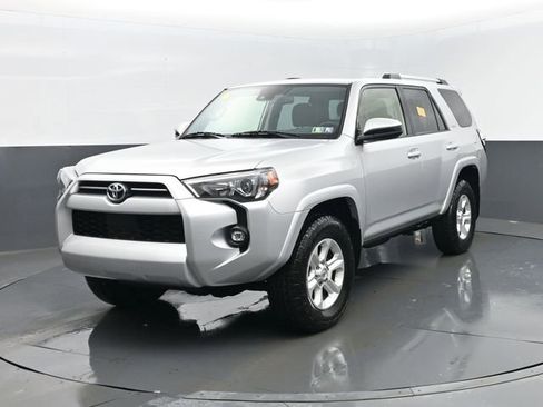 Used 2024 Toyota 4Runner SR5 image 2