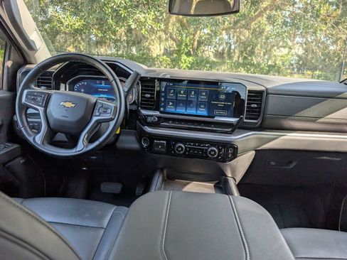 Used 2024 Chevrolet Silverado 2500 LTZ w/ LTZ Convenience Package AWD/4WD image 17