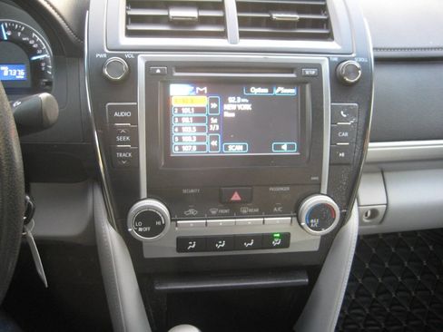 Used 2012 Toyota Camry LE image 20