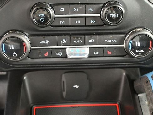 Used 2023 Ford Bronco Wildtrak image 24