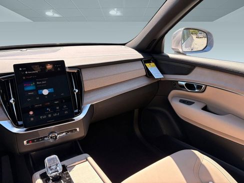 Used 2026 Volvo XC90 B6 Plus w/ Protection Package Premier image 23