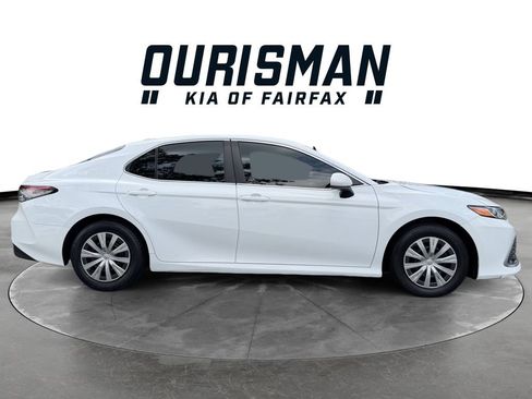 Used 2022 Toyota Camry LE FWD image 7