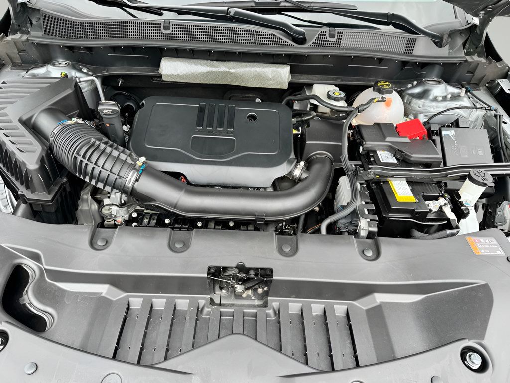 Used 2025 Chevrolet Blazer LT AWD/4WD image 9