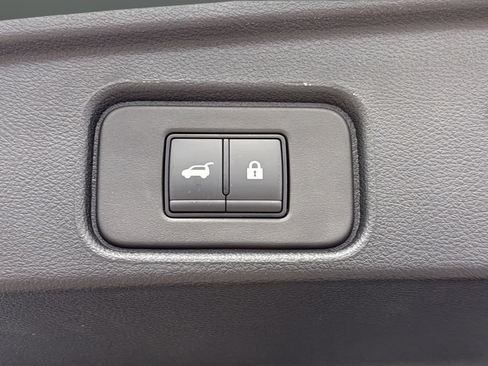 Used 2025 Nissan Pathfinder SL AWD/4WD image 29