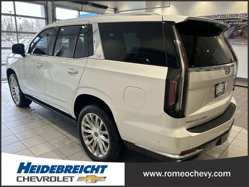 Certified 2024 Cadillac Escalade Premium Luxury w/ Performance Package image 5