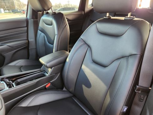 New 2026 Jeep Compass Limited image 22