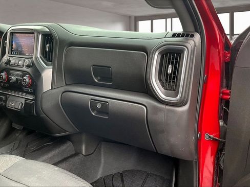 Used 2019 Chevrolet Silverado 1500 RST image 17