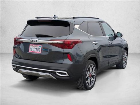 Used 2023 Kia Seltos SX w/ SX Sunroof Package AWD/4WD image 5