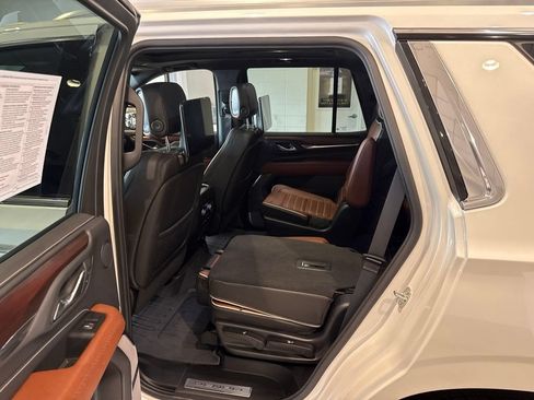 Used 2023 GMC Yukon Denali Ultimate w/ LPO, Floor Liner Package AWD/4WD image 20