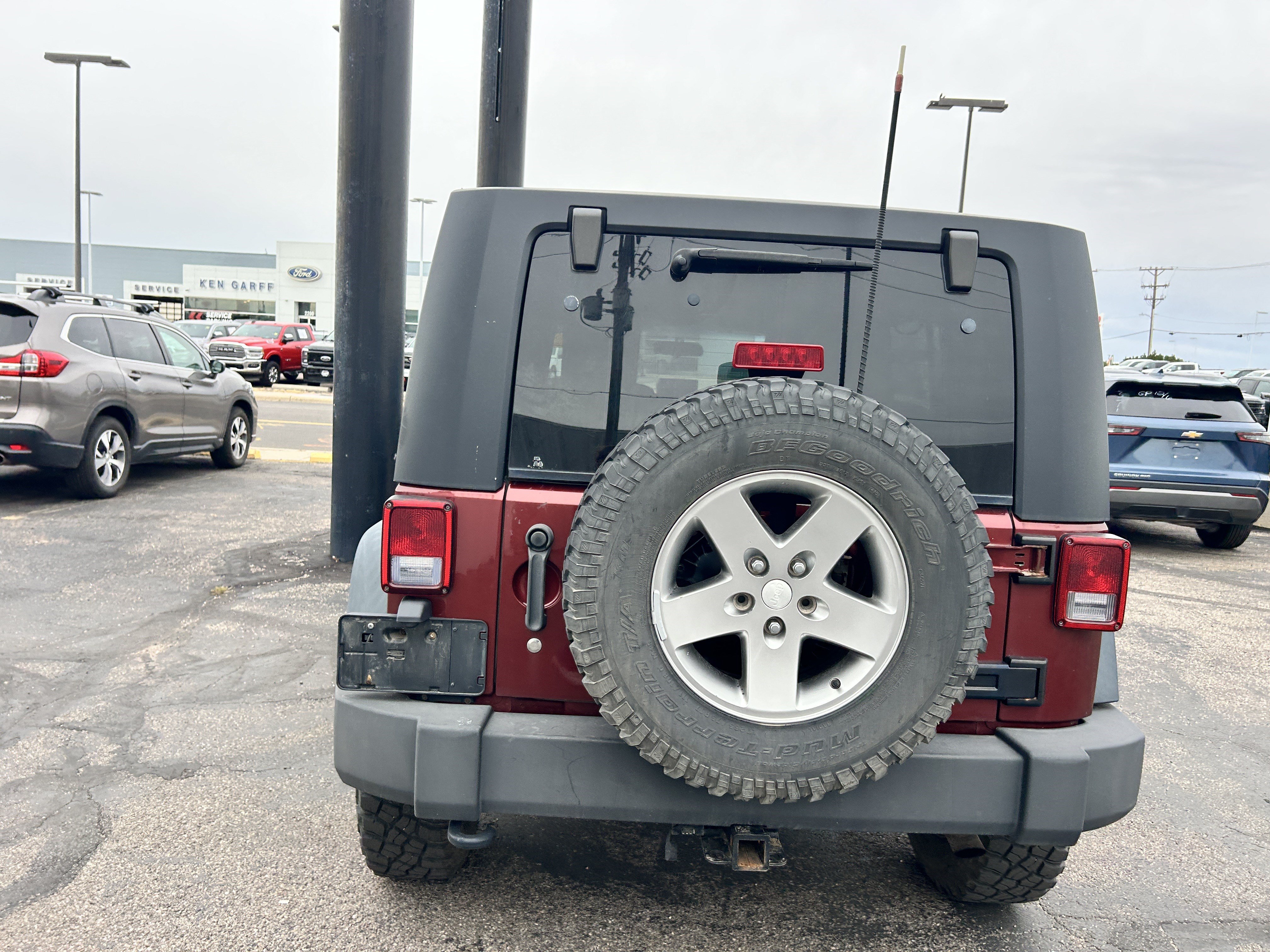 Used 2010 Jeep Wrangler Unlimited Rubicon AWD/4WD image 4