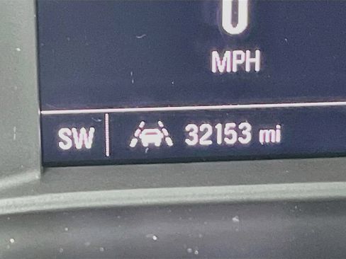 Used 2023 Chevrolet Traverse LS FWD image 12
