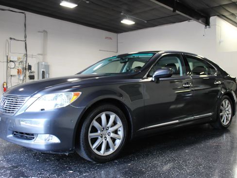 Used 2007 Lexus LS 460 RWD image 6