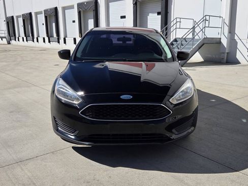 Used 2018 Ford Focus SE image 2