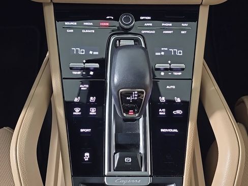 Certified 2023 Porsche Cayenne Platinum Edition AWD/4WD image 23