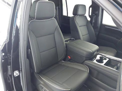 New 2026 Chevrolet Suburban Premier w/ Sun And Tow Package AWD/4WD image 28