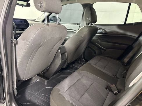 Used 2025 Chevrolet Trax LS image 37