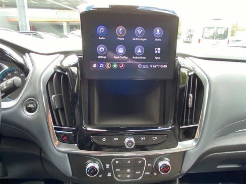 Used 2021 Chevrolet Traverse LT image 35