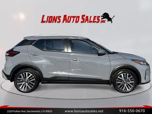 Used 2024 Nissan Kicks SV FWD image 4