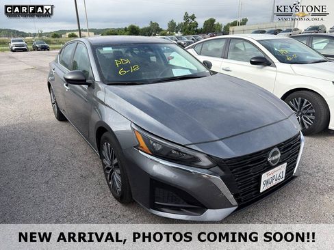 Used 2025 Nissan Altima 2.5 SV FWD image 1
