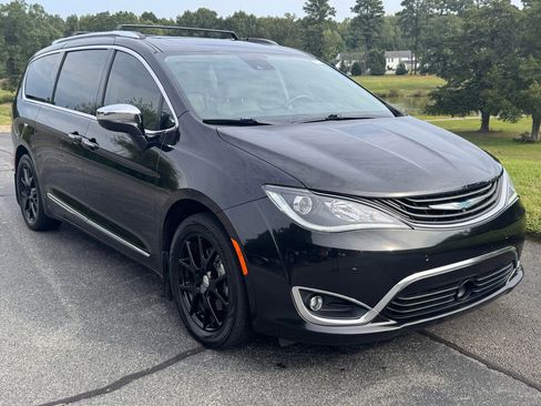 Used 2018 Chrysler Pacifica Limited w/ Advanced Safetytec Group image 31