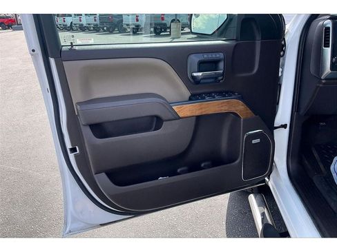 Used 2018 Chevrolet Silverado 1500 LTZ w/ LTZ Plus Package AWD/4WD image 24