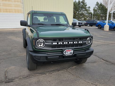 New 2025 Ford Bronco Base image 17