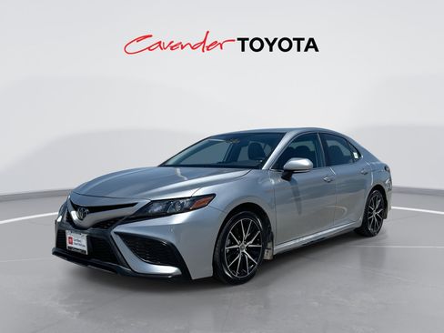 Certified 2023 Toyota Camry SE FWD image 1