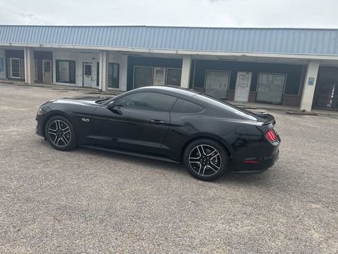 Used 2019 Ford Mustang GT RWD image 11