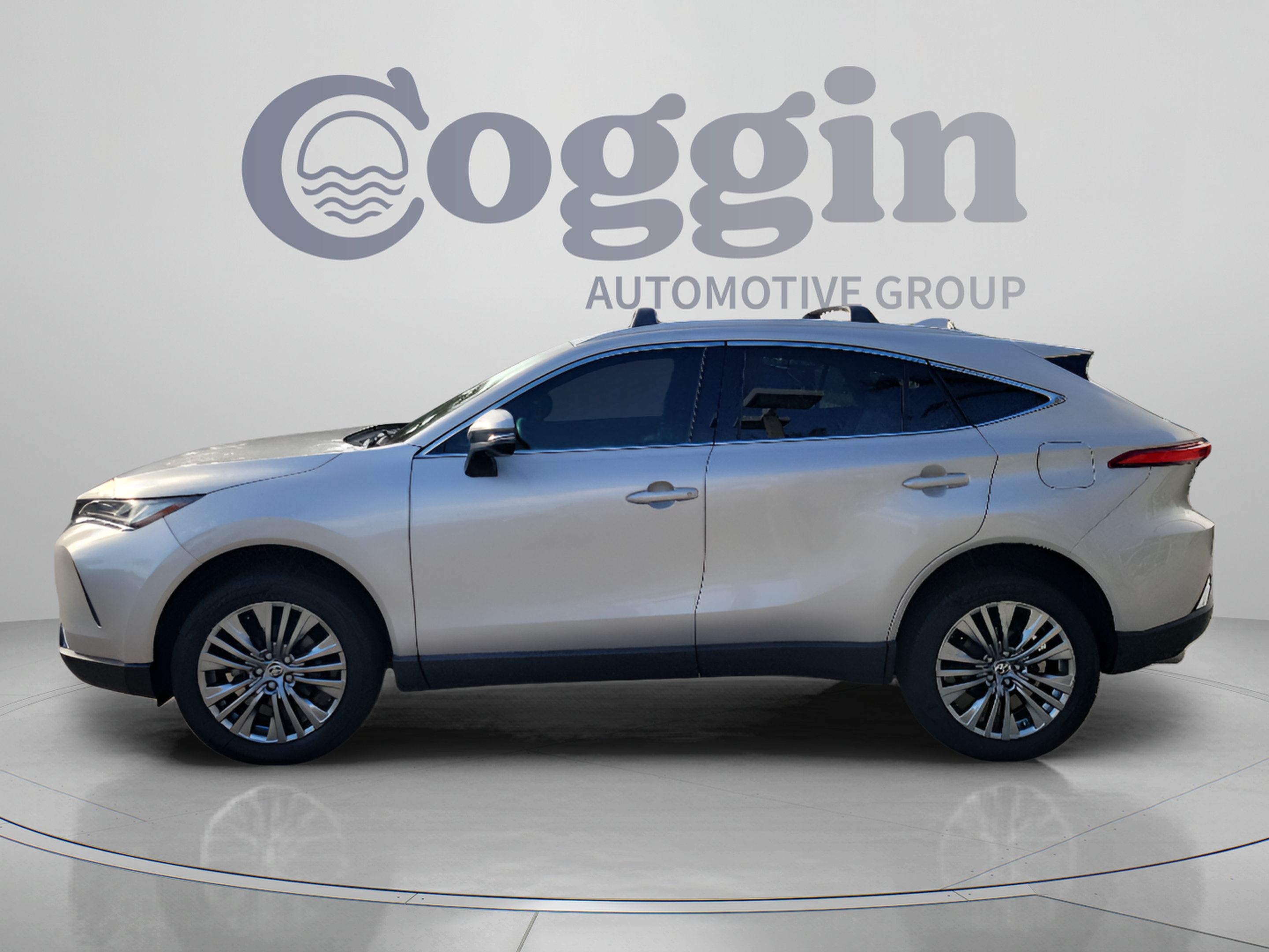 Used 2023 Toyota Venza Limited AWD/4WD image 3