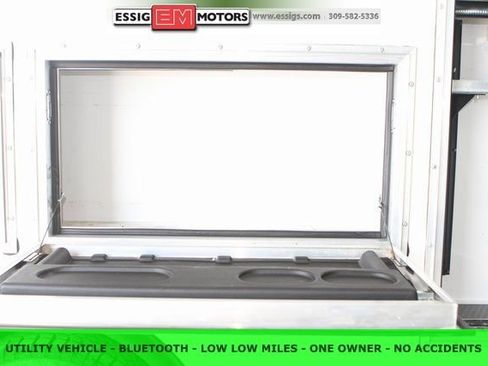 Used 2018 Chevrolet Express 3500 w/ Power Convenience Package image 40