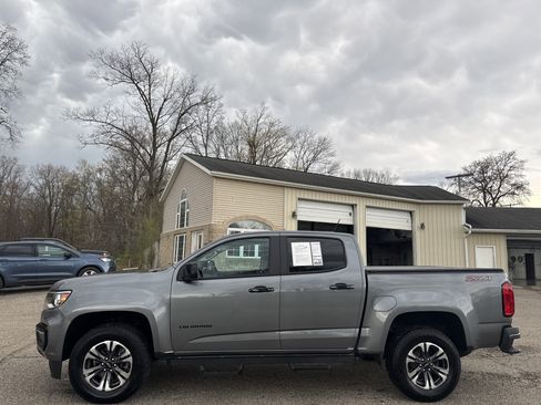Used 2022 Chevrolet Colorado Z71 AWD/4WD image 8