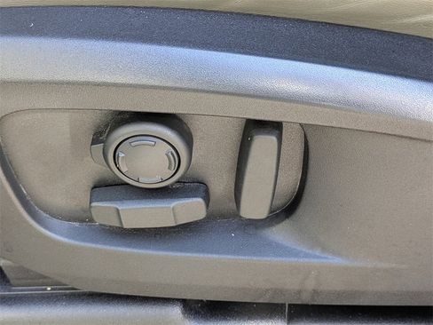 Used 2020 Land Rover Defender 110 HSE image 19