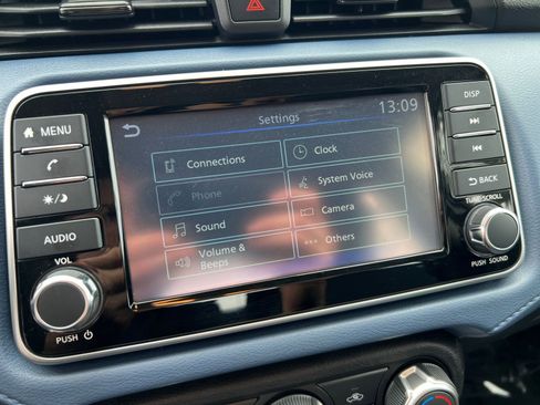 Used 2025 Nissan Versa SV FWD image 20