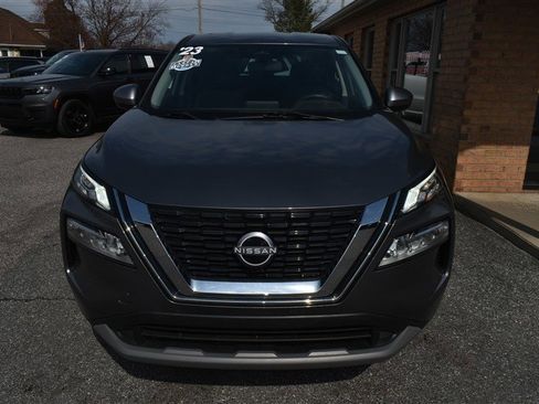 Used 2023 Nissan Rogue SV image 9