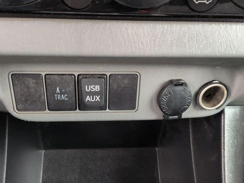 Used 2012 Toyota Tacoma 4x4 Double Cab image 31